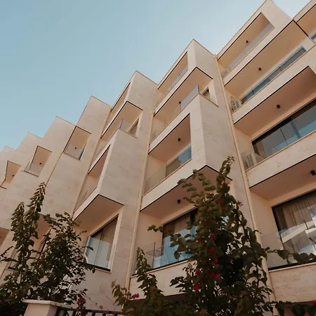 Sevens Luxury * ساراندا
