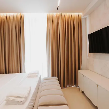 Sevens Luxury * ساراندا