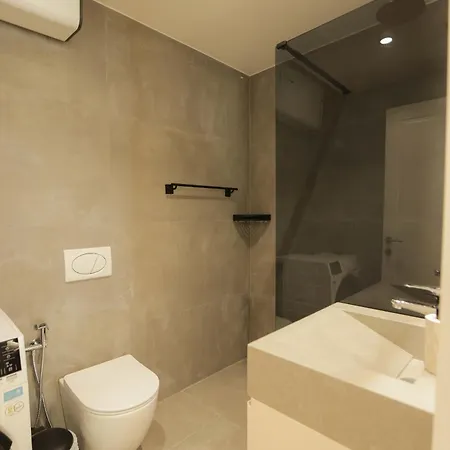 Sevens Luxury * ساراندا