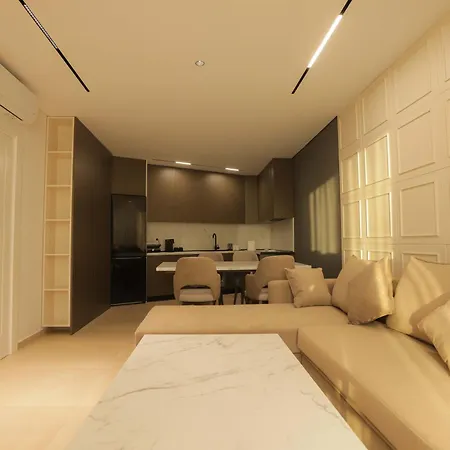 Sevens Luxury * ساراندا