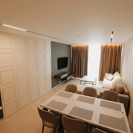 Sevens Luxury * ساراندا